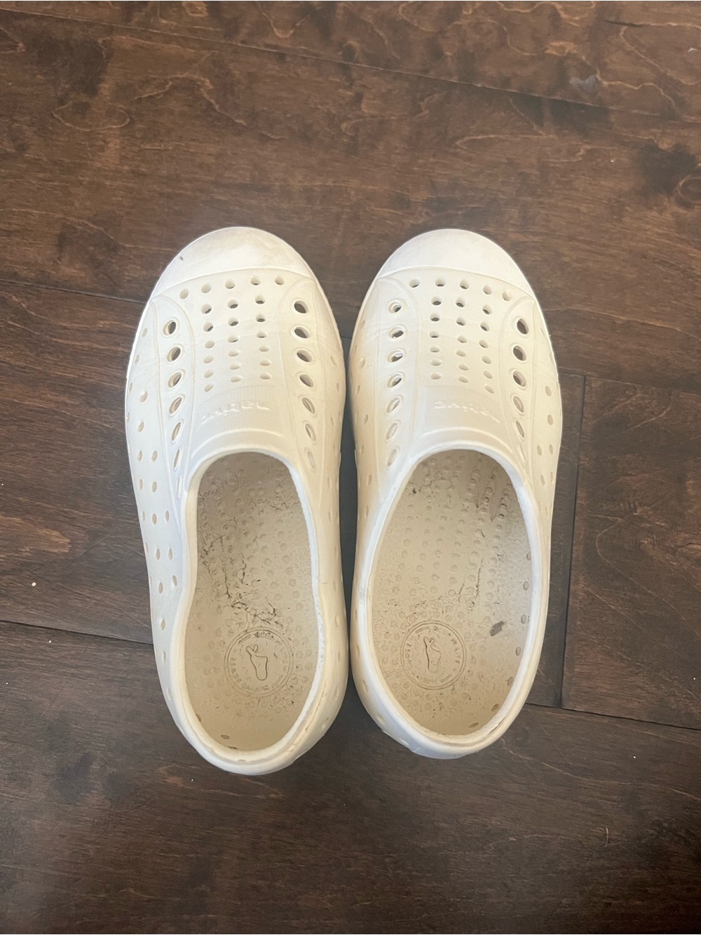 Native Unisex Kids White Slip-On Shoes - Picture 5 of 6